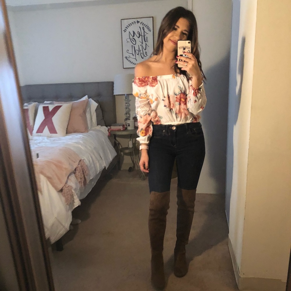 Off the shoulder, floral, crop top